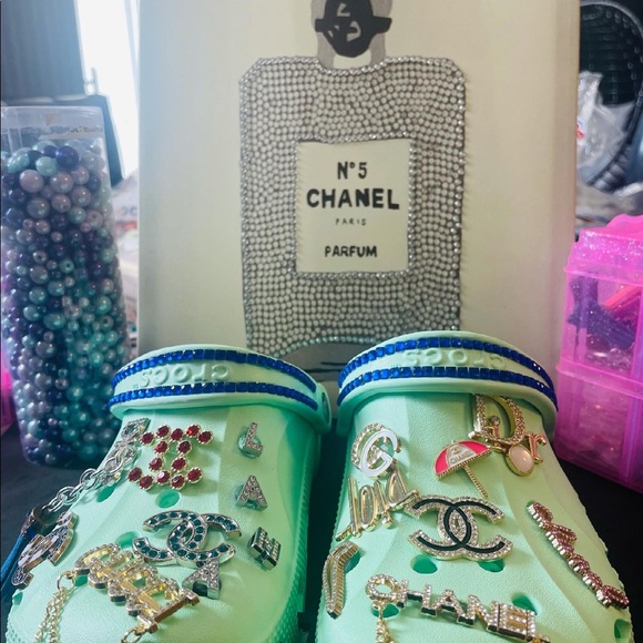 Custom design Crocs - Picture 3 of 16